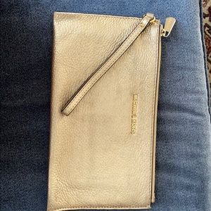 Michael kors wristlet